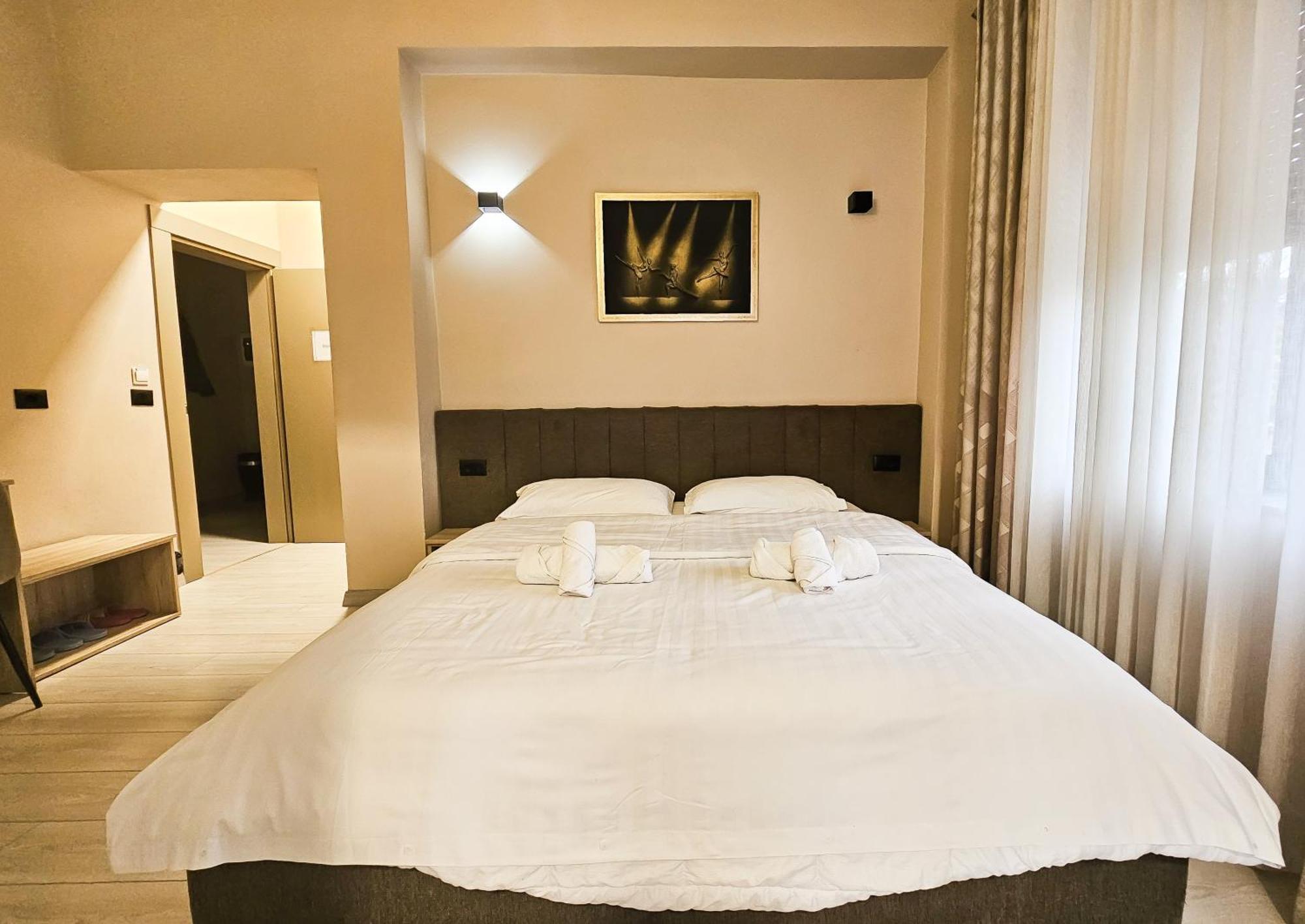 Sunflower Junior Suite Tirana Exterior photo