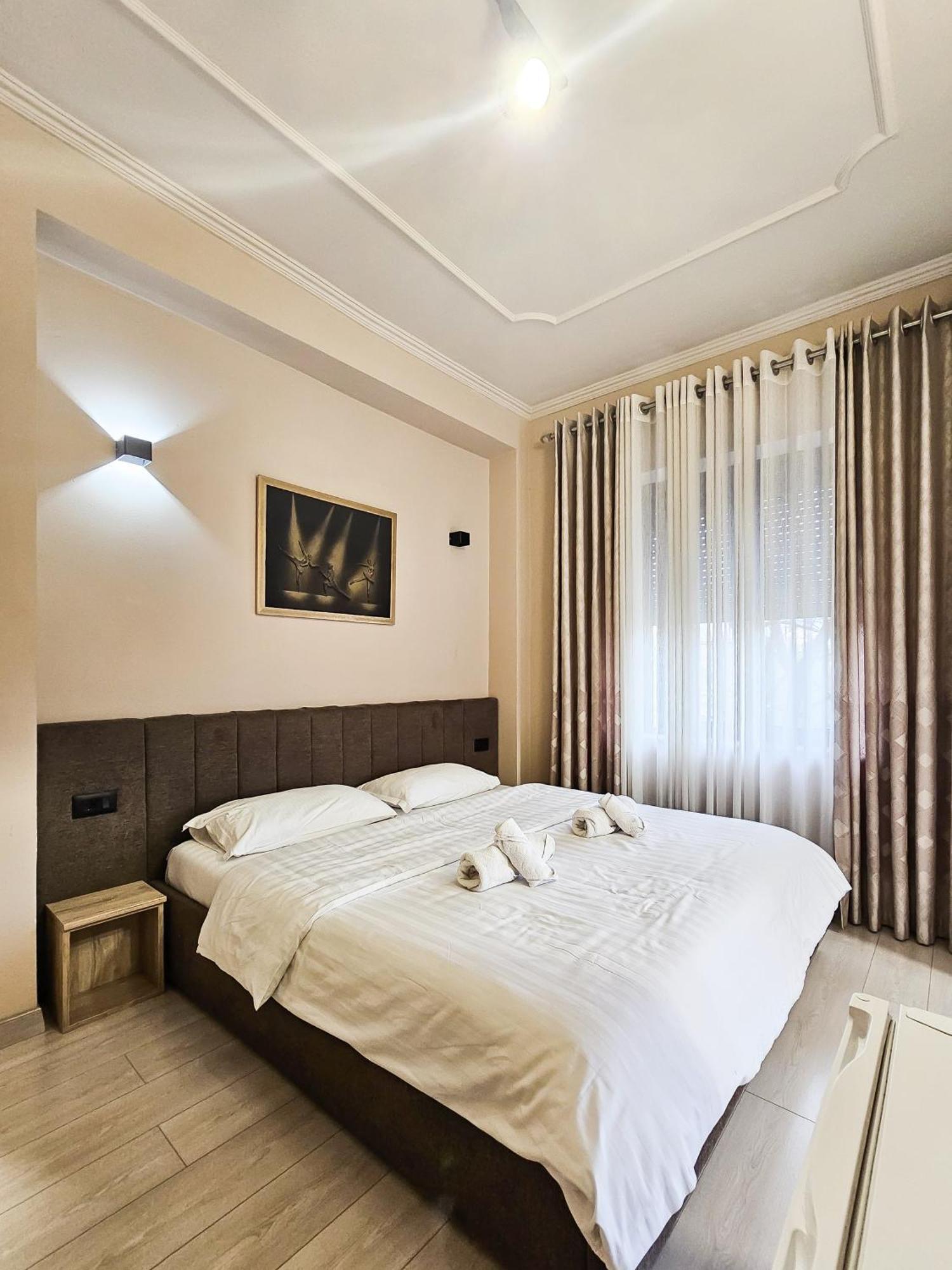 Sunflower Junior Suite Tirana Exterior photo