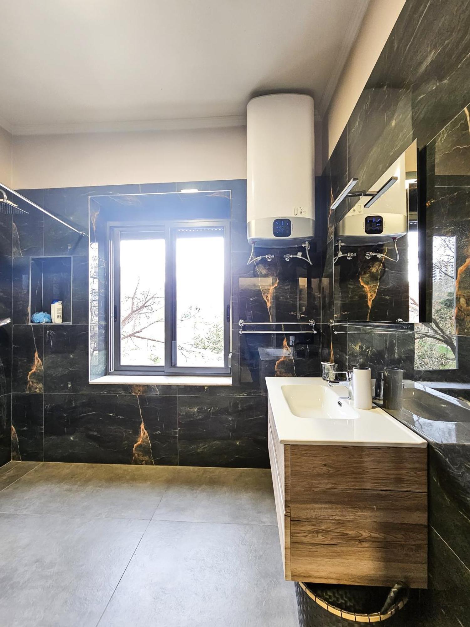 Sunflower Junior Suite Tirana Exterior photo